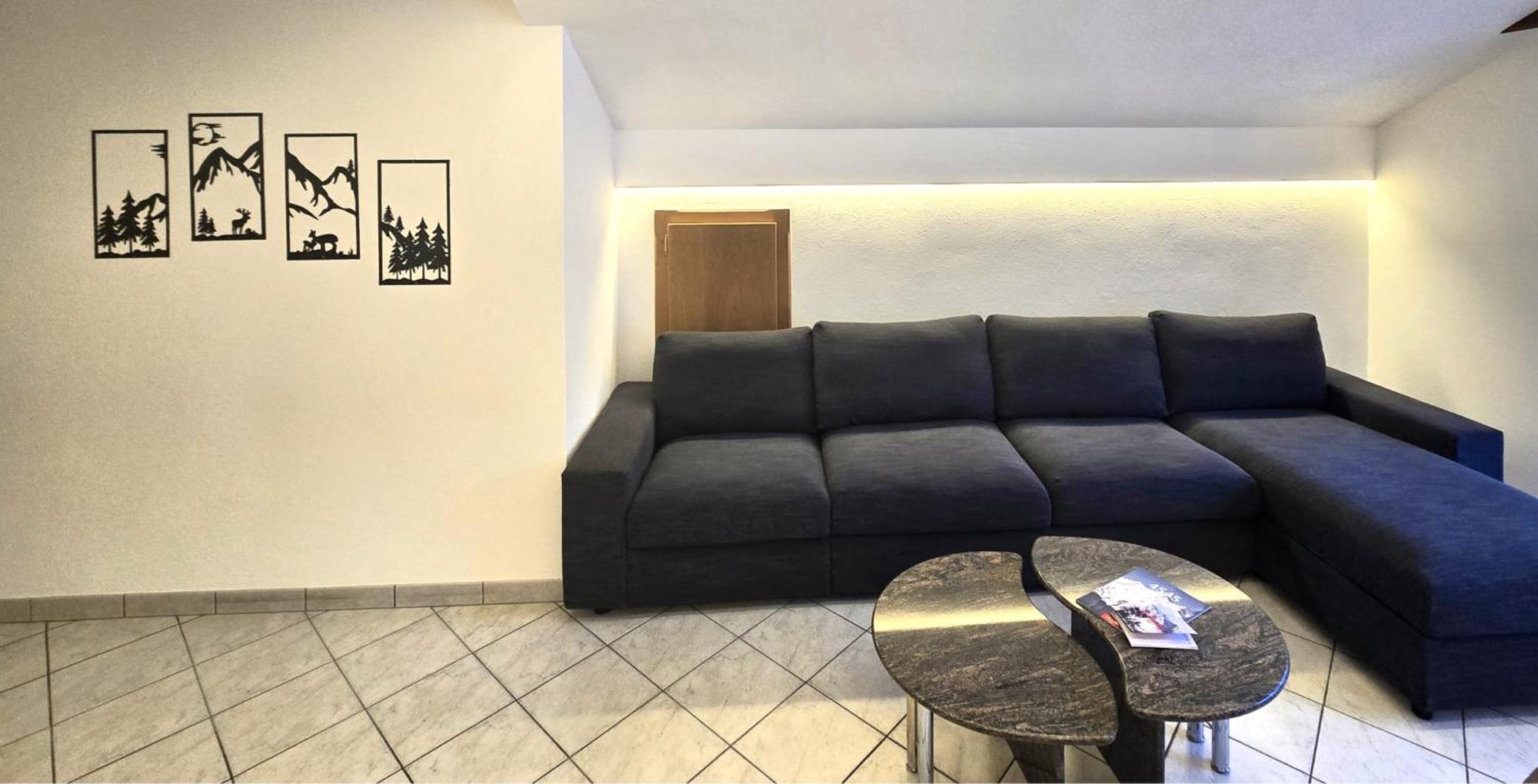 Ferienhaus Adonis Saas-Grund Bilik gambar