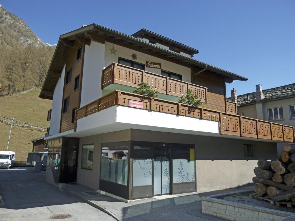 Ferienhaus Adonis Saas-Grund Bilik gambar